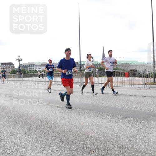 29.06.2025 - hella hamburg halbmarathon Lena Gebhardt http://msf.ph/oto/8406528 29.06.2025 10:24:27 Lombardsbrücke 13573, 17559, 16345, 1005, 1009, 1064, 1352, 1389, 1395, 1444, 2132, 2280, 2477, 2944, 3013, 3053, 3099, 3113, 3132, 3185, 3285, 3421, 3579, 3786, 4111, 4162, 4221, 4464, 4597, 4684, 4719, 4993, 5039, 5138, 5258, 5260, 5829, 5830, 5954, 6261, 6478, 6524, 6526, 6570, 7013, 7426, 7528, 7920, 7975, 8167, 8187, 8297, 9063, 10907, 11306, 11347, 11651, 11816, 11817, 12070, 12210, 12303, 13111, 13113, 13380, 13573, 13638, 13711, 14143, 15975 meine-sportfotos.de