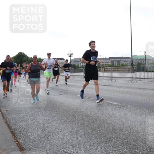 29.06.2025 - hella hamburg halbmarathon Lena Gebhardt http://msf.ph/oto/8406563 29.06.2025 10:03:58 Lombardsbrücke 11614, 12336, 4095, 1032, 1161, 1355, 1367, 2277, 2683, 2759, 2979, 3488, 4095, 4488, 5058, 5363, 5384, 5396, 5464, 5613, 6142, 6706, 7006, 7017, 7306, 7485, 8177, 8421, 8422, 8423, 8469, 8484, 8727, 9280, 9526, 9899, 10389, 10756, 11402, 11511, 11582, 11614, 12004, 12005, 12336, 12653, 13173, 13583, 13793, 15520, 15525, 15643, 15678, 15859, 16099, 16113, 16621, 17098, 17226, 17437, 17550 meine-sportfotos.de