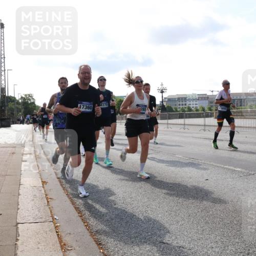 29.06.2025 - hella hamburg halbmarathon Lena Gebhardt http://msf.ph/oto/8406574 29.06.2025 09:49:42 Lombardsbrücke 17360, 8370, 88, 285, 13800, 1343, 1445, 1800, 1975, 2324, 2573, 2745, 2750, 2849, 2949, 2980, 3014, 3116, 3136, 3282, 3431, 4148, 4303, 4318, 4425, 4528, 4766, 5050, 5648, 5889, 6095, 6123, 6149, 6771, 7035, 7109, 7229, 7796, 8370, 8465, 8925, 9264, 9265, 9296, 9686, 9914, 10680, 10930, 11765, 11952, 12098, 12327, 12839, 13141, 13158, 13457, 13800, 14077, 14204, 14311, 14359, 14374, 14629, 14667, 14688, 14789, 15094 meine-sportfotos.de