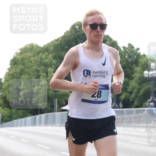 29.06.2025 - hella hamburg halbmarathon Lena Gebhardt http://msf.ph/oto/8406761 29.06.2025 09:35:41 Lombardsbrücke 28, 28, 36, 39, 47, 17888 meine-sportfotos.de
