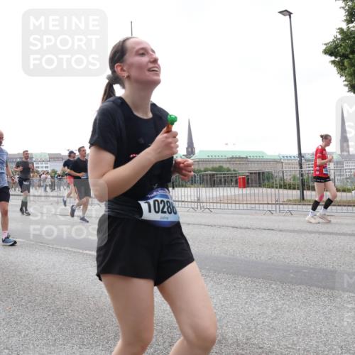 29.06.2025 - hella hamburg halbmarathon Lena Gebhardt http://msf.ph/oto/8406779 29.06.2025 10:50:31 Lombardsbrücke 13987, 13846, 1259, 10286, 1259, 1828, 1930, 2047, 2200, 3184, 3203, 3229, 3647, 3680, 3701, 3710, 3805, 3838, 3897, 4090, 4168, 4642, 4695, 4961, 5119, 5131, 5997, 6680, 6830, 7133, 7161, 7505, 7677, 7721, 7722, 7755, 7938, 8254, 8299, 8833, 8834, 9096, 9168, 9605, 9933, 9940, 10060, 10286, 10437, 10617, 10744, 11426, 11696, 11716, 11760, 12079, 12392, 12393, 13127, 13128, 13381, 13744, 13846, 13887, 14102, 14144, 14505, 14591, 14940, 15017, 15230, 15416 meine-sportfotos.de