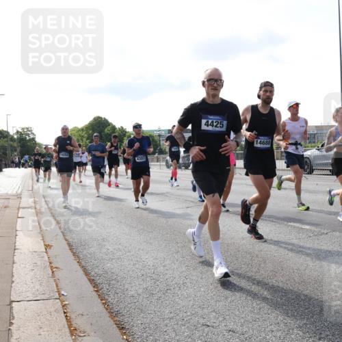 29.06.2025 - hella hamburg halbmarathon Lena Gebhardt http://msf.ph/oto/8406818 29.06.2025 09:49:43 Lombardsbrücke 14204, 4303, 4425, 14688, 264, 1343, 1445, 1800, 1975, 2324, 2573, 2745, 2750, 2849, 2949, 2980, 3014, 3116, 3136, 3282, 3431, 3530, 4148, 4303, 4318, 4425, 4528, 4766, 5050, 5648, 6095, 6123, 6149, 6771, 7035, 7109, 7229, 7796, 8370, 8465, 8925, 9264, 9265, 9296, 9686, 9914, 10680, 10930, 11765, 11952, 12098, 12327, 12839, 13141, 13158, 13457, 13800, 14077, 14204, 14311, 14359, 14374, 14629, 14667, 14688, 14789, 15094 meine-sportfotos.de