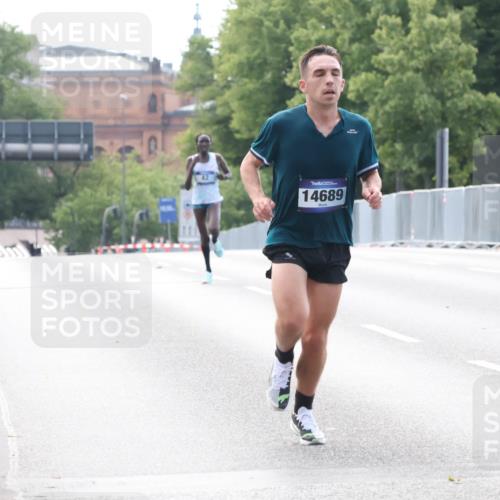 29.06.2025 - hella hamburg halbmarathon Lena Gebhardt http://msf.ph/oto/8406822 29.06.2025 09:35:47 Lombardsbrücke 10, 59, 14689, 28, 36, 39, 47, 14689, 17888 meine-sportfotos.de