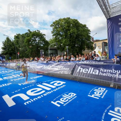 29.06.2025 - hella hamburg halbmarathon Zöllner http://msf.ph/oto/8406866 29.06.2025 10:12:24 Ziel 39, 47 meine-sportfotos.de