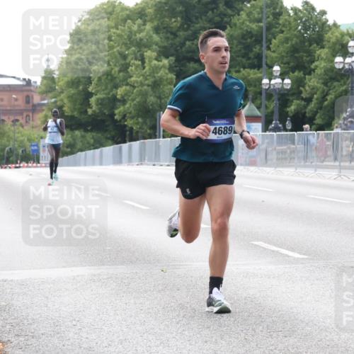 29.06.2025 - hella hamburg halbmarathon Lena Gebhardt http://msf.ph/oto/8406891 29.06.2025 09:35:48 Lombardsbrücke 4689, 28, 36, 39, 47, 14689, 17888 meine-sportfotos.de