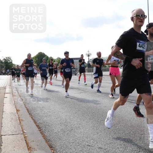 29.06.2025 - hella hamburg halbmarathon Lena Gebhardt http://msf.ph/oto/8406894 29.06.2025 09:49:44 Lombardsbrücke 14204, 4303, 2573, 4425, 14688, 1343, 1445, 1800, 1975, 2324, 2573, 2745, 2750, 2849, 2949, 2980, 3014, 3116, 3136, 3282, 3431, 3530, 4148, 4303, 4318, 4425, 4528, 4766, 5648, 6095, 6123, 6149, 6682, 7035, 7229, 7495, 7796, 8370, 8465, 8925, 9264, 9265, 9296, 9686, 9914, 10680, 10930, 11765, 11952, 12098, 12327, 12839, 13141, 13158, 13457, 13800, 14077, 14204, 14359, 14374, 14560, 14629, 14667, 14688, 14789, 15094 meine-sportfotos.de