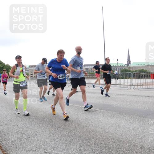 29.06.2025 - hella hamburg halbmarathon Lena Gebhardt http://msf.ph/oto/8406906 29.06.2025 10:50:32 Lombardsbrücke 1523, 7677, 1259, 2047, 13846, 3805, 1259, 1828, 1930, 2047, 2200, 3184, 3203, 3229, 3647, 3680, 3701, 3710, 3805, 3838, 3897, 4090, 4168, 4642, 4695, 4961, 5119, 5131, 5997, 6178, 6680, 6830, 7133, 7161, 7505, 7677, 7721, 7722, 7755, 7938, 8254, 8299, 8833, 8834, 9096, 9168, 9605, 9933, 9940, 10060, 10286, 10437, 10617, 10744, 11426, 11696, 11716, 12079, 12392, 12393, 13127, 13128, 13381, 13846, 13887, 14102, 14144, 14591, 14940, 15017, 15230, 15416 meine-sportfotos.de