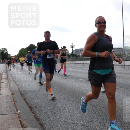 29.06.2025 - hella hamburg halbmarathon Lena Gebhardt http://msf.ph/oto/8406911 29.06.2025 10:04:00 Lombardsbrücke 1355, 5363, 11614, 1032, 1355, 1367, 2277, 2683, 2759, 2979, 3488, 4095, 4488, 5058, 5363, 5384, 5396, 5613, 5976, 6142, 6706, 6709, 7006, 7017, 7306, 7485, 8177, 8421, 8422, 8423, 8469, 8484, 8727, 9280, 9526, 9899, 10389, 10756, 11402, 11511, 11582, 11614, 12004, 12005, 12336, 12653, 13173, 13583, 13793, 15520, 15525, 15643, 15678, 15859, 16099, 16113, 16621, 17098, 17437, 17550 meine-sportfotos.de