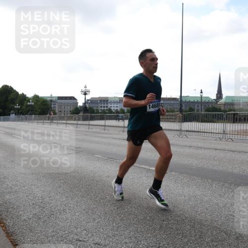 29.06.2025 - hella hamburg halbmarathon Lena Gebhardt http://msf.ph/oto/8406923 29.06.2025 09:35:50 Lombardsbrücke 14689, 28, 36, 39, 42, 47, 14689, 17888 meine-sportfotos.de