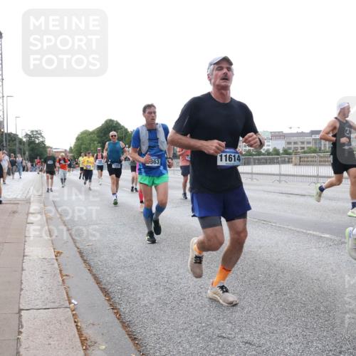 29.06.2025 - hella hamburg halbmarathon Lena Gebhardt http://msf.ph/oto/8406942 29.06.2025 10:04:00 Lombardsbrücke 12, 11614, 363, 1355, 1233, 1032, 1355, 1367, 2277, 2683, 2759, 2979, 3488, 4095, 4488, 5058, 5363, 5384, 5396, 5613, 5976, 6142, 6706, 6709, 7006, 7017, 7306, 7485, 8177, 8421, 8422, 8423, 8469, 8484, 8727, 9280, 9526, 9899, 10389, 10756, 11402, 11511, 11582, 11614, 12004, 12005, 12336, 12653, 13173, 13583, 13793, 15520, 15525, 15643, 15678, 15859, 16099, 16113, 16621, 17098, 17437, 17550 meine-sportfotos.de