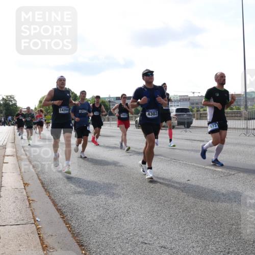 29.06.2025 - hella hamburg halbmarathon Lena Gebhardt http://msf.ph/oto/8406990 29.06.2025 09:49:45 Lombardsbrücke 14204, 13141, 15013, 4303, 573, 1343, 1445, 1800, 1975, 2324, 2573, 2745, 2750, 2849, 2949, 2980, 3014, 3116, 3136, 3282, 3431, 3530, 4148, 4303, 4318, 4425, 4528, 4766, 5648, 6095, 6123, 6149, 6682, 7035, 7229, 7495, 7796, 8370, 8465, 8629, 8925, 9264, 9265, 9296, 9686, 9914, 10680, 10930, 11765, 11952, 12098, 12327, 12839, 13141, 13457, 13800, 14077, 14204, 14359, 14374, 14560, 14629, 14667, 14688, 14789, 15094 meine-sportfotos.de