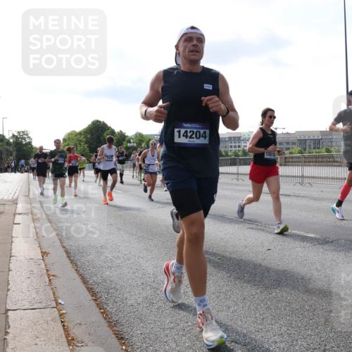 29.06.2025 - hella hamburg halbmarathon Lena Gebhardt http://msf.ph/oto/8407138 29.06.2025 09:49:46 Lombardsbrücke 1975, 14204, 15013, 10680, 966, 1343, 1445, 1800, 1975, 2324, 2573, 2745, 2750, 2849, 2949, 2980, 3014, 3116, 3136, 3282, 3431, 3530, 4148, 4303, 4318, 4425, 4528, 4766, 5648, 6095, 6123, 6149, 6682, 7035, 7229, 7495, 7796, 8370, 8465, 8629, 8925, 9264, 9265, 9296, 9686, 9914, 9979, 10680, 10930, 11765, 12098, 12327, 12839, 13141, 13457, 13800, 14077, 14204, 14359, 14374, 14560, 14629, 14667, 14688, 14789, 15094 meine-sportfotos.de