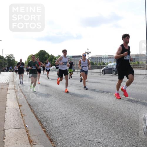 29.06.2025 - hella hamburg halbmarathon Lena Gebhardt http://msf.ph/oto/8407267 29.06.2025 09:49:46 Lombardsbrücke 1314, 1975, 4374, 1343, 1445, 1800, 1975, 2324, 2573, 2745, 2750, 2849, 2949, 2980, 3014, 3116, 3136, 3282, 3431, 3530, 4148, 4303, 4318, 4425, 4528, 4766, 5648, 6095, 6123, 6149, 6682, 7035, 7229, 7495, 7796, 8370, 8465, 8629, 8925, 9264, 9265, 9296, 9686, 9914, 9979, 10680, 10930, 11765, 12098, 12327, 12839, 13141, 13457, 13800, 14077, 14204, 14359, 14374, 14560, 14629, 14667, 14688, 14789, 15094 meine-sportfotos.de