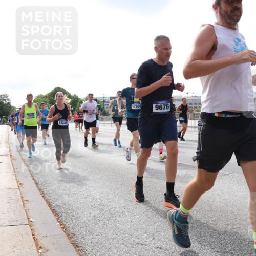 29.06.2025 - hella hamburg halbmarathon Lena Gebhardt http://msf.ph/oto/8407317 29.06.2025 10:16:46 Lombardsbrücke 15658, 12230, 17604, 9676, 1617, 6856, 1117, 1212, 1240, 1244, 1331, 1403, 1553, 1599, 1602, 1825, 2225, 2347, 2912, 3030, 3088, 3156, 3176, 3450, 3484, 3622, 3648, 3687, 4478, 4583, 5036, 5037, 5294, 6024, 6328, 6488, 6742, 6941, 6948, 7114, 7115, 7158, 7257, 7345, 7358, 7360, 7376, 7753, 7924, 7928, 8263, 8295, 8317, 8513, 8597, 8619, 8645, 8707, 8847, 8857, 9091, 9208, 9332, 9492, 9628, 9664, 9676, 9810, 10076, 10139, 10141, 10232, 11344, 11345 meine-sportfotos.de