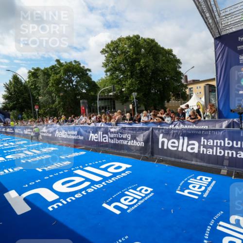 29.06.2025 - hella hamburg halbmarathon Zöllner http://msf.ph/oto/8407333 29.06.2025 10:14:31 Ziel 19227 meine-sportfotos.de