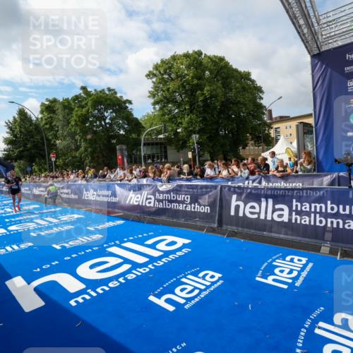 29.06.2025 - hella hamburg halbmarathon Zöllner http://msf.ph/oto/8407383 29.06.2025 10:14:33 Ziel 19227 meine-sportfotos.de