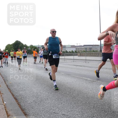29.06.2025 - hella hamburg halbmarathon Lena Gebhardt http://msf.ph/oto/8407430 29.06.2025 10:04:03 Lombardsbrücke 9280, 13173, 17098, 1355, 126, 989, 1032, 1355, 1367, 2277, 2683, 2759, 2979, 3488, 4095, 4488, 4587, 5058, 5354, 5363, 5365, 5384, 5396, 5613, 5976, 6142, 6706, 6709, 7006, 7017, 7306, 7485, 8177, 8421, 8422, 8423, 8469, 8484, 8727, 9280, 9526, 9899, 10389, 10756, 11402, 11511, 11582, 11614, 12004, 12005, 12336, 12653, 12998, 13173, 13583, 13793, 14340, 14436, 15520, 15525, 15643, 15678, 15859, 16099, 16113, 16621, 17071, 17098, 17437, 17550 meine-sportfotos.de