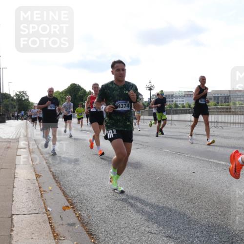 29.06.2025 - hella hamburg halbmarathon Lena Gebhardt http://msf.ph/oto/8407475 29.06.2025 09:49:48 Lombardsbrücke 15255, 4374, 16399, 1343, 1445, 1615, 1800, 1975, 2324, 2415, 2573, 2745, 2750, 2849, 2949, 2980, 3014, 3136, 3282, 3431, 3530, 4148, 4303, 4318, 4425, 4528, 4766, 5248, 5648, 6095, 6123, 6682, 7035, 7229, 7495, 7796, 8370, 8465, 8629, 8925, 9264, 9265, 9294, 9296, 9686, 9914, 9979, 10680, 10930, 11765, 12098, 12327, 12839, 13141, 13457, 13800, 14077, 14204, 14359, 14374, 14560, 14629, 14667, 14688, 14789, 15094 meine-sportfotos.de