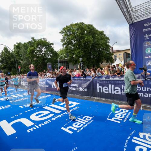 29.06.2025 - hella hamburg halbmarathon Zöllner http://msf.ph/oto/8407560 29.06.2025 10:42:28 Ziel 1256, 1312, 1353, 1800, 1962, 2233, 3523, 6639, 6770, 7116, 7448, 7693, 7734, 11907, 13807, 14226, 15095, 15175, 15623, 15654, 16281, 17637, 17733, 17911, 18330 meine-sportfotos.de