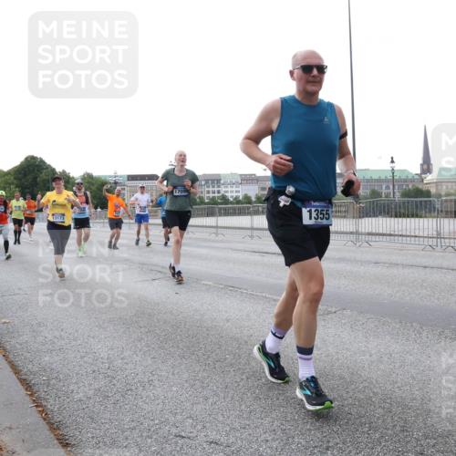 29.06.2025 - hella hamburg halbmarathon Lena Gebhardt http://msf.ph/oto/8407564 29.06.2025 10:04:03 Lombardsbrücke 13173, 17098, 1355, 1032, 1355, 1367, 2277, 2683, 2759, 2979, 3488, 4095, 4488, 4587, 5058, 5354, 5363, 5365, 5384, 5396, 5613, 5976, 6142, 6706, 6709, 7006, 7017, 7306, 7485, 8177, 8421, 8422, 8423, 8469, 8484, 8727, 9280, 9526, 9899, 10389, 10756, 11402, 11511, 11582, 11614, 12004, 12005, 12336, 12653, 12998, 13173, 13583, 13793, 14340, 14436, 15520, 15525, 15643, 15678, 15859, 16099, 16113, 16621, 17071, 17098, 17437, 17550 meine-sportfotos.de