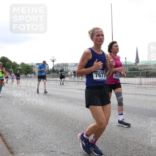29.06.2025 - hella hamburg halbmarathon Lena Gebhardt http://msf.ph/oto/8407565 29.06.2025 10:50:36 Lombardsbrücke 11696, 3897, 7677, 1523, 1259, 1828, 1930, 2047, 2200, 3184, 3203, 3229, 3647, 3680, 3701, 3710, 3805, 3838, 3897, 4168, 4642, 4695, 4771, 4961, 5119, 5131, 5997, 6178, 6680, 6830, 7133, 7161, 7505, 7677, 7721, 7722, 7755, 7938, 8200, 8299, 8833, 8834, 8986, 9096, 9168, 9605, 9933, 10029, 10060, 10286, 10437, 10617, 10744, 11426, 11577, 11696, 11716, 12079, 12392, 12393, 13127, 13128, 13846, 13887, 14102, 14144, 14534, 14591, 14940, 15017, 15230, 15416 meine-sportfotos.de