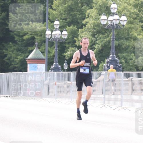 29.06.2025 - hella hamburg halbmarathon Lena Gebhardt http://msf.ph/oto/8407607 29.06.2025 09:36:57 Lombardsbrücke 000, 31, 31, 19227 meine-sportfotos.de