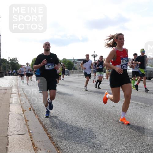 29.06.2025 - hella hamburg halbmarathon Lena Gebhardt http://msf.ph/oto/8407616 29.06.2025 09:49:49 Lombardsbrücke 15255, 18979, 11765, 3431, 1343, 1445, 1615, 1800, 1975, 2324, 2415, 2573, 2750, 2949, 2980, 3014, 3136, 3282, 3431, 3530, 4148, 4303, 4318, 4425, 4528, 4766, 5248, 5648, 6095, 6123, 6682, 7035, 7229, 7495, 7796, 8370, 8465, 8629, 8925, 9264, 9265, 9294, 9296, 9686, 9914, 9979, 10680, 10930, 11765, 12098, 12327, 12839, 13141, 13457, 13800, 14077, 14204, 14359, 14374, 14560, 14629, 14667, 14688, 14789, 15094 meine-sportfotos.de