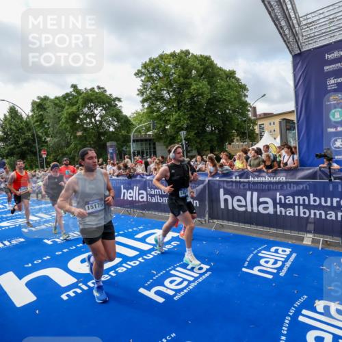 29.06.2025 - hella hamburg halbmarathon Zöllner http://msf.ph/oto/8407633 29.06.2025 10:42:31 Ziel 1209, 1256, 1353, 1800, 1962, 2233, 3523, 7116, 7448, 7693, 7734, 11907, 13446, 14226, 15095, 15175, 15623, 16281, 16295, 16333, 17016, 17637, 17733, 17911, 18330, 18680 meine-sportfotos.de