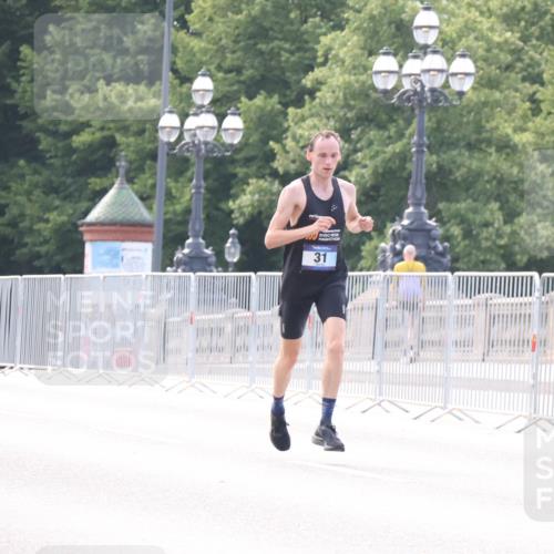 29.06.2025 - hella hamburg halbmarathon Lena Gebhardt http://msf.ph/oto/8407638 29.06.2025 09:36:57 Lombardsbrücke 31, 31, 19227 meine-sportfotos.de