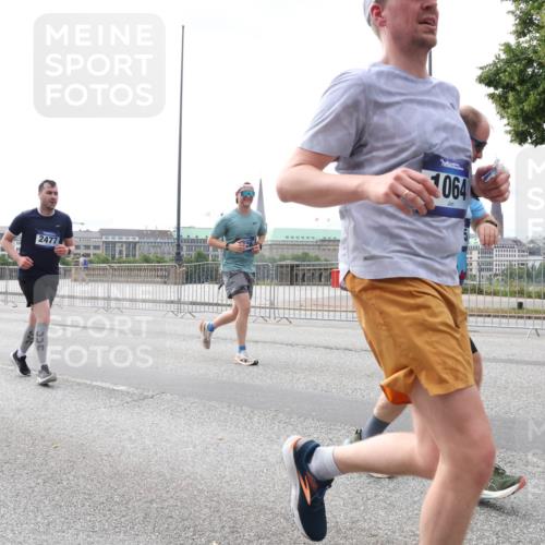 29.06.2025 - hella hamburg halbmarathon Lena Gebhardt http://msf.ph/oto/8407641 29.06.2025 10:24:38 Lombardsbrücke 2477, 064, 1005, 1009, 1064, 1352, 1395, 2108, 2132, 2249, 2280, 2477, 2944, 3053, 3099, 3113, 3132, 3285, 3421, 3786, 4008, 4010, 4111, 4162, 4221, 4444, 4464, 4684, 4719, 5126, 5138, 5829, 5830, 6261, 6478, 6524, 6526, 6570, 7528, 7920, 7975, 8167, 8187, 8297, 9063, 10907, 11651, 11816, 11817, 12070, 12210, 12303, 13111, 13113, 13380, 13573, 13638, 13711, 14143, 14898, 15124, 15975, 17535 meine-sportfotos.de