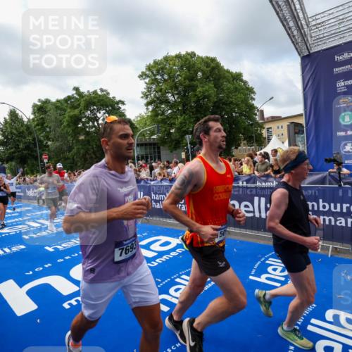29.06.2025 - hella hamburg halbmarathon Zöllner http://msf.ph/oto/8407666 29.06.2025 10:42:32 Ziel 1209, 1256, 1353, 1800, 1962, 2233, 3523, 7116, 7448, 7693, 7734, 11907, 13446, 15095, 15175, 15623, 16295, 16333, 17016, 17637, 17733, 17911, 18330, 18680 meine-sportfotos.de