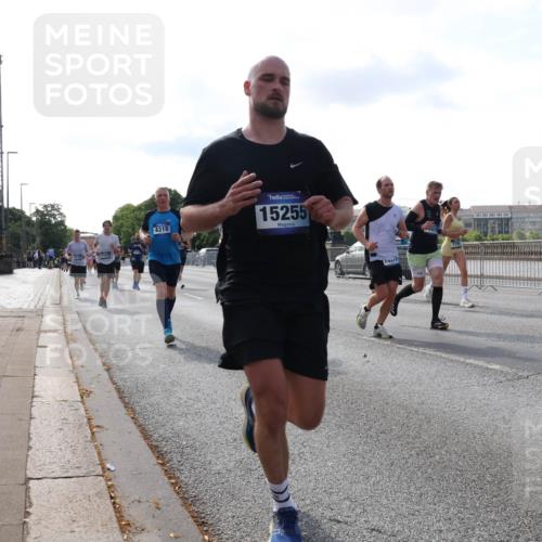 29.06.2025 - hella hamburg halbmarathon Lena Gebhardt http://msf.ph/oto/8407689 29.06.2025 09:49:50 Lombardsbrücke 4318, 15255, 95, 9, 779, 3431, 1343, 1445, 1615, 1800, 1975, 2324, 2415, 2573, 2750, 2949, 2980, 3014, 3136, 3282, 3431, 3530, 4148, 4303, 4318, 4425, 4528, 4766, 5248, 6095, 6123, 6682, 7035, 7229, 7495, 7796, 8370, 8465, 8629, 8925, 9264, 9265, 9294, 9296, 9686, 9914, 9979, 10680, 10930, 11765, 12327, 12839, 13141, 13457, 13800, 14077, 14204, 14359, 14374, 14560, 14629, 14667, 14688, 14789, 15094 meine-sportfotos.de