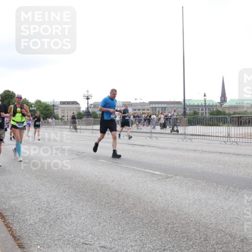 29.06.2025 - hella hamburg halbmarathon Lena Gebhardt http://msf.ph/oto/8407699 29.06.2025 10:50:37 Lombardsbrücke 11696, 3897, 175, 1129, 1259, 1828, 1930, 2047, 2200, 3184, 3203, 3229, 3647, 3680, 3701, 3710, 3805, 3838, 3897, 4168, 4642, 4695, 4771, 4848, 4961, 5119, 5131, 5997, 6178, 6680, 6830, 7133, 7161, 7505, 7677, 7721, 7755, 7938, 8200, 8299, 8779, 8833, 8834, 8986, 9096, 9168, 9605, 9933, 10029, 10060, 10286, 10437, 10614, 10636, 10744, 11426, 11577, 11696, 11716, 12079, 12392, 12393, 13127, 13846, 13887, 14102, 14144, 14534, 14591, 14940, 15017, 15230, 15416 meine-sportfotos.de