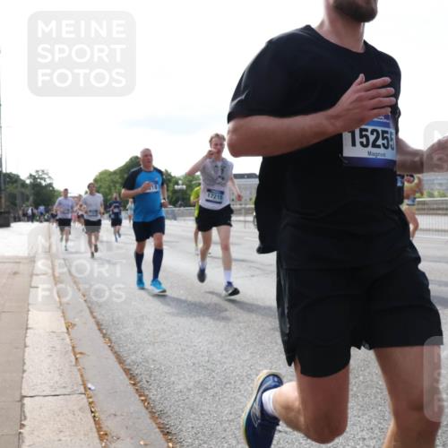 29.06.2025 - hella hamburg halbmarathon Lena Gebhardt http://msf.ph/oto/8407752 29.06.2025 09:49:50 Lombardsbrücke 17215, 1525, 1343, 1445, 1615, 1800, 1975, 2324, 2415, 2573, 2750, 2949, 2980, 3014, 3136, 3282, 3431, 3530, 4148, 4303, 4318, 4425, 4528, 4766, 5248, 6095, 6123, 6682, 7035, 7229, 7495, 7796, 8370, 8465, 8629, 8925, 9264, 9265, 9294, 9296, 9686, 9914, 9979, 10680, 10930, 11765, 12327, 12839, 13141, 13457, 13800, 14077, 14204, 14359, 14374, 14560, 14629, 14667, 14688, 14789, 15094 meine-sportfotos.de