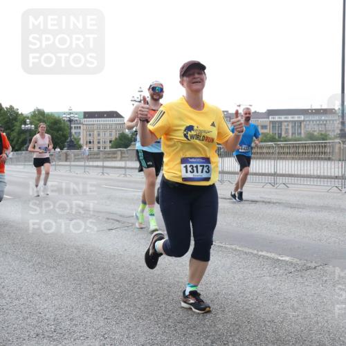 29.06.2025 - hella hamburg halbmarathon Lena Gebhardt http://msf.ph/oto/8407835 29.06.2025 10:04:05 Lombardsbrücke 280, 103, 8422, 13173, 1032, 1355, 1367, 2277, 2759, 2979, 3488, 4095, 4488, 4587, 5058, 5354, 5363, 5365, 5396, 5613, 5976, 6142, 6706, 6709, 7006, 7017, 7306, 7485, 8177, 8217, 8421, 8422, 8423, 8469, 8484, 8727, 9280, 9526, 9899, 10389, 10756, 11402, 11511, 11582, 11614, 12004, 12005, 12336, 12653, 12998, 13173, 13583, 13793, 14340, 14436, 14917, 15520, 15525, 15643, 15678, 15859, 16099, 16113, 16621, 17071, 17098, 17437, 17550 meine-sportfotos.de