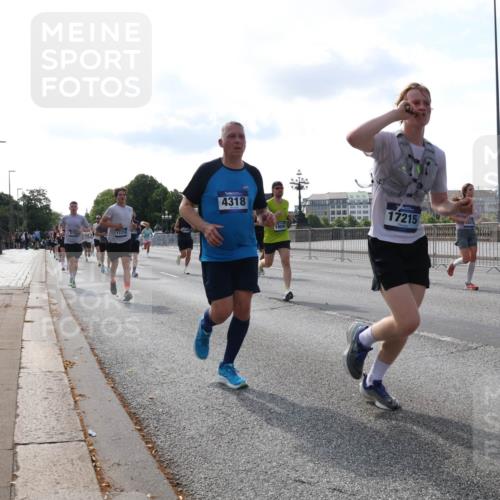 29.06.2025 - hella hamburg halbmarathon Lena Gebhardt http://msf.ph/oto/8407894 29.06.2025 09:49:51 Lombardsbrücke 17214, 4318, 17215, 1343, 1445, 1615, 1800, 1975, 2324, 2415, 2573, 2750, 2949, 2980, 3014, 3136, 3282, 3431, 3530, 4148, 4303, 4318, 4425, 4528, 4766, 5248, 6095, 6123, 6682, 7035, 7229, 7495, 7796, 8370, 8465, 8629, 8925, 9264, 9265, 9294, 9296, 9686, 9914, 9979, 10680, 10894, 10930, 11765, 12327, 12839, 13141, 13457, 13800, 14077, 14204, 14359, 14374, 14560, 14629, 14667, 14688, 14789, 15094 meine-sportfotos.de