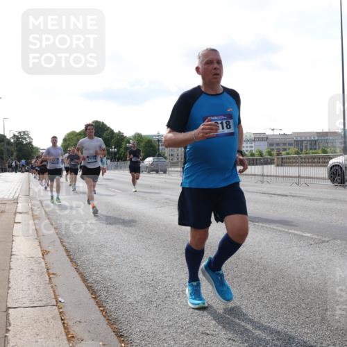 29.06.2025 - hella hamburg halbmarathon Lena Gebhardt http://msf.ph/oto/8407972 29.06.2025 09:49:51 Lombardsbrücke 6123, 17214, 18, 18412, 17, 1343, 1445, 1615, 1800, 1975, 2324, 2415, 2573, 2750, 2949, 2980, 3014, 3136, 3282, 3431, 3530, 4148, 4303, 4318, 4425, 4528, 4766, 5248, 6095, 6123, 6682, 7035, 7229, 7495, 7796, 8370, 8465, 8629, 8925, 9264, 9265, 9294, 9296, 9686, 9914, 9979, 10680, 10894, 10930, 11765, 12327, 12839, 13141, 13457, 13800, 14077, 14204, 14359, 14374, 14560, 14629, 14667, 14688, 14789, 15094 meine-sportfotos.de