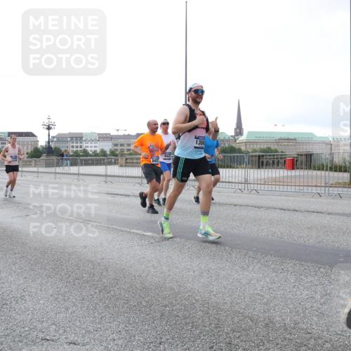 29.06.2025 - hella hamburg halbmarathon Lena Gebhardt http://msf.ph/oto/8407986 29.06.2025 10:04:06 Lombardsbrücke 103, 8421, 8423, 1358, 1032, 1355, 1367, 2277, 2759, 2979, 3488, 4095, 4488, 4587, 5058, 5354, 5363, 5365, 5396, 5613, 5976, 6142, 6706, 6709, 7006, 7017, 7306, 7485, 8177, 8217, 8421, 8422, 8423, 8469, 8484, 8727, 9280, 9526, 9899, 10389, 10756, 11402, 11511, 11582, 11614, 12004, 12005, 12336, 12653, 12998, 13173, 13583, 14340, 14436, 14917, 15520, 15525, 15678, 15859, 16099, 16113, 16621, 17071, 17098, 17437 meine-sportfotos.de