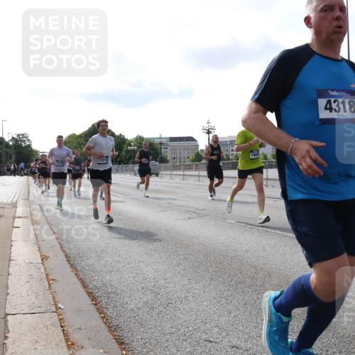 29.06.2025 - hella hamburg halbmarathon Lena Gebhardt http://msf.ph/oto/8408002 29.06.2025 09:49:52 Lombardsbrücke 6123, 17214, 1909, 4318, 1343, 1445, 1615, 1675, 1800, 1975, 2324, 2415, 2573, 2750, 2949, 2980, 3014, 3136, 3282, 3431, 3530, 4148, 4303, 4318, 4425, 4528, 4766, 5248, 5409, 6095, 6123, 6682, 7035, 7229, 7495, 7796, 8370, 8465, 8629, 8925, 9264, 9265, 9294, 9296, 9686, 9711, 9914, 9979, 10680, 10894, 10930, 11765, 12327, 12839, 13141, 13457, 13800, 14077, 14204, 14359, 14374, 14560, 14629, 14667, 14688, 14789, 15094 meine-sportfotos.de