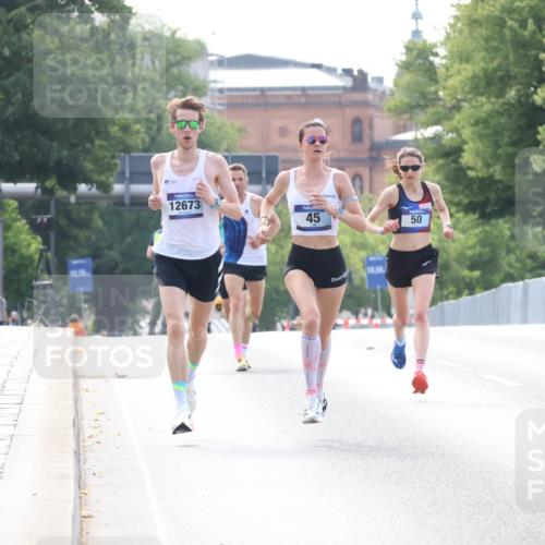 29.06.2025 - hella hamburg halbmarathon Lena Gebhardt http://msf.ph/oto/8408034 29.06.2025 09:37:37 Lombardsbrücke 12673, 45, 50, 31, 45, 50, 12673 meine-sportfotos.de