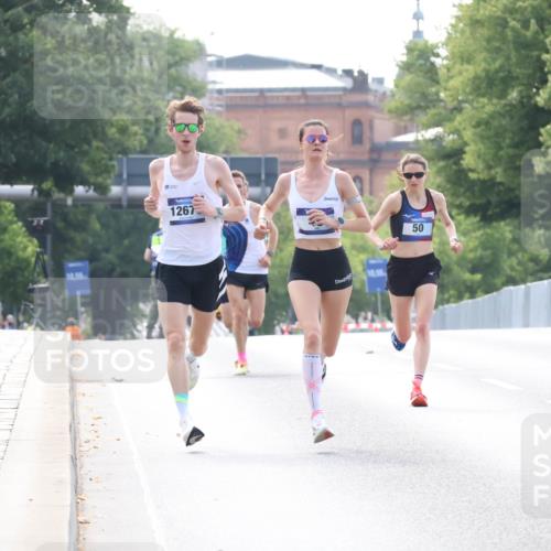 29.06.2025 - hella hamburg halbmarathon Lena Gebhardt http://msf.ph/oto/8408061 29.06.2025 09:37:37 Lombardsbrücke 10, 56, 1267, 50, 31, 45, 50, 12673 meine-sportfotos.de