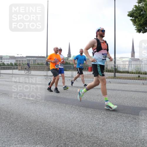 29.06.2025 - hella hamburg halbmarathon Lena Gebhardt http://msf.ph/oto/8408068 29.06.2025 10:04:07 Lombardsbrücke 103, 8421, 1358, 1032, 1355, 1367, 2277, 2979, 3488, 4095, 4488, 4587, 5058, 5354, 5363, 5365, 5396, 5613, 5976, 6142, 6706, 6709, 7006, 7017, 7306, 7485, 8177, 8217, 8421, 8422, 8423, 8469, 8484, 8727, 9280, 9526, 9899, 10389, 10756, 11402, 11511, 11582, 11614, 12004, 12005, 12336, 12653, 12998, 13173, 13583, 14340, 14436, 14917, 15520, 15525, 15678, 15859, 16099, 16113, 16621, 17071, 17098, 17437 meine-sportfotos.de