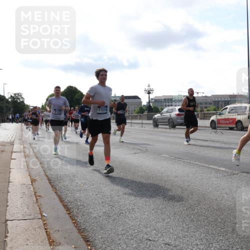 29.06.2025 - hella hamburg halbmarathon Lena Gebhardt http://msf.ph/oto/8408084 29.06.2025 09:49:52 Lombardsbrücke 6123, 17214, 1909, 1343, 1445, 1615, 1675, 1800, 1975, 2324, 2415, 2573, 2750, 2949, 2980, 3014, 3136, 3282, 3431, 3530, 4148, 4303, 4318, 4425, 4528, 4766, 5248, 5409, 6095, 6123, 6682, 7035, 7229, 7495, 7796, 8370, 8465, 8629, 8925, 9264, 9265, 9294, 9296, 9686, 9711, 9914, 9979, 10680, 10894, 10930, 11765, 12327, 12839, 13141, 13457, 13800, 14077, 14204, 14359, 14374, 14560, 14629, 14667, 14688, 14789, 15094 meine-sportfotos.de