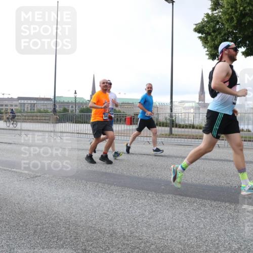 29.06.2025 - hella hamburg halbmarathon Lena Gebhardt http://msf.ph/oto/8408094 29.06.2025 10:04:07 Lombardsbrücke 103, 3423, 842, 1032, 1355, 1367, 2277, 2979, 3488, 4095, 4488, 4587, 5058, 5354, 5363, 5365, 5396, 5613, 5976, 6142, 6706, 6709, 7006, 7017, 7306, 7485, 8177, 8217, 8421, 8422, 8423, 8469, 8484, 8727, 9280, 9526, 9899, 10389, 10756, 11402, 11511, 11582, 11614, 12004, 12005, 12336, 12653, 12998, 13173, 13583, 14340, 14436, 14917, 15520, 15525, 15678, 15859, 16099, 16113, 16621, 17071, 17098, 17437 meine-sportfotos.de