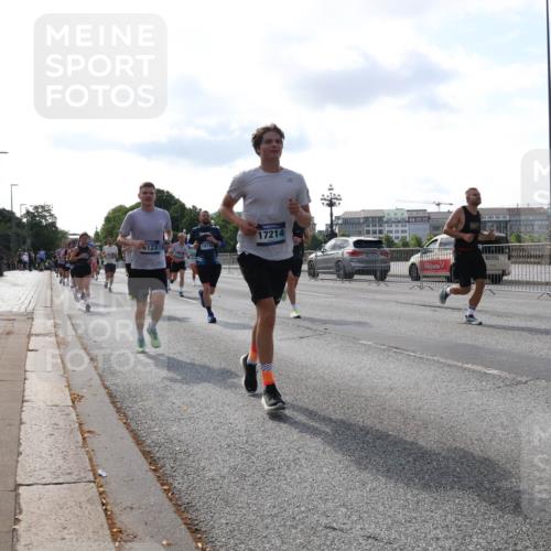 29.06.2025 - hella hamburg halbmarathon Lena Gebhardt http://msf.ph/oto/8408132 29.06.2025 09:49:53 Lombardsbrücke 18734, 6123, 17214, 1343, 1445, 1615, 1675, 1800, 1975, 2324, 2415, 2573, 2750, 2949, 2980, 3136, 3282, 3431, 3530, 4148, 4303, 4318, 4425, 4528, 4766, 5248, 5409, 6095, 6123, 6682, 7035, 7229, 7495, 7796, 8370, 8465, 8629, 8925, 9264, 9265, 9294, 9296, 9686, 9711, 9914, 9979, 10680, 10894, 10930, 11765, 12327, 12554, 12839, 13141, 13457, 13800, 14077, 14204, 14359, 14374, 14560, 14629, 14667, 14688, 14789, 15094 meine-sportfotos.de