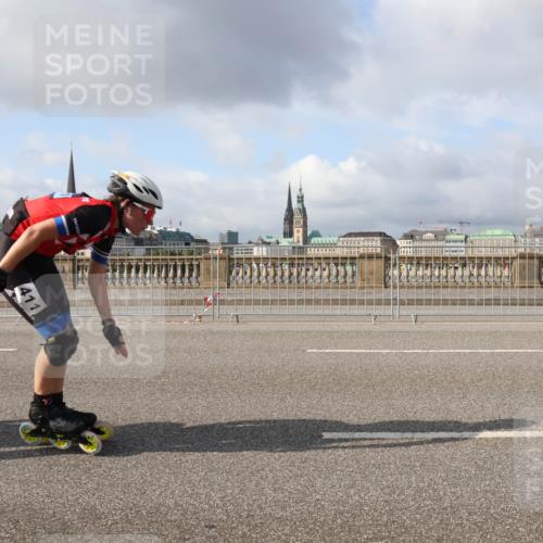 29.06.2025 - hella hamburg halbmarathon Lena Gebhardt http://msf.ph/oto/8408198 29.06.2025 08:55:05 Lombardsbrücke 411 meine-sportfotos.de
