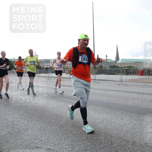 29.06.2025 - hella hamburg halbmarathon Lena Gebhardt http://msf.ph/oto/8408238 29.06.2025 10:04:08 Lombardsbrücke 9280, 4488, 348, 6142, 103, 1032, 1355, 1367, 1674, 2277, 2979, 3488, 4095, 4488, 4587, 5058, 5354, 5363, 5365, 5396, 5613, 5976, 6142, 6706, 6709, 7006, 7017, 7306, 7485, 8177, 8217, 8421, 8422, 8423, 8469, 8484, 8727, 9280, 9526, 9899, 10756, 10962, 11402, 11511, 11582, 11614, 12004, 12005, 12336, 12653, 12998, 13173, 13583, 14340, 14436, 14917, 15520, 15525, 15678, 16099, 16113, 16621, 16989, 17071, 17098, 17437 meine-sportfotos.de