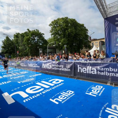 29.06.2025 - hella hamburg halbmarathon Zöllner http://msf.ph/oto/8408278 29.06.2025 10:17:26 Ziel 18694 meine-sportfotos.de