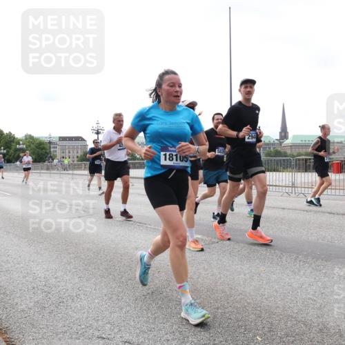 29.06.2025 - hella hamburg halbmarathon Lena Gebhardt http://msf.ph/oto/8408279 29.06.2025 10:24:46 Lombardsbrücke 3132, 181053, 5829, 294, 6526, 1064, 1352, 1395, 1740, 2108, 2132, 2249, 2280, 2477, 2944, 3053, 3099, 3113, 3132, 3421, 3786, 4008, 4010, 4111, 4162, 4221, 4444, 4464, 4719, 5126, 5138, 5829, 5830, 6261, 6478, 6524, 6526, 6570, 7528, 7778, 7975, 8167, 8297, 9063, 9573, 10907, 11400, 11651, 11816, 11817, 12070, 12303, 13111, 13113, 13380, 13573, 13638, 13711, 14143, 14898, 15124, 15942, 15975, 17185, 17535, 17954, 18194, 18198 meine-sportfotos.de