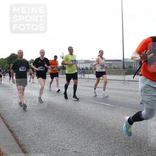 29.06.2025 - hella hamburg halbmarathon Lena Gebhardt http://msf.ph/oto/8408309 29.06.2025 10:04:08 Lombardsbrücke 9280, 4488, 18111, 6142, 5058, 103, 1032, 1355, 1367, 1674, 2277, 2979, 3488, 4095, 4488, 4587, 5058, 5354, 5363, 5365, 5396, 5613, 5976, 6142, 6706, 6709, 7006, 7017, 7306, 7485, 8177, 8217, 8421, 8422, 8423, 8469, 8484, 8727, 9280, 9526, 9899, 10756, 10962, 11402, 11511, 11582, 11614, 12004, 12005, 12336, 12653, 12998, 13173, 13583, 14340, 14436, 14917, 15520, 15525, 15678, 16099, 16113, 16621, 16989, 17071, 17098, 17437 meine-sportfotos.de